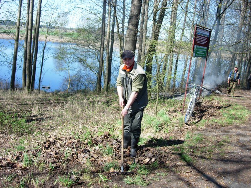 Akcja porządkowa 4 - jez. Buszewo 2009.JPG
